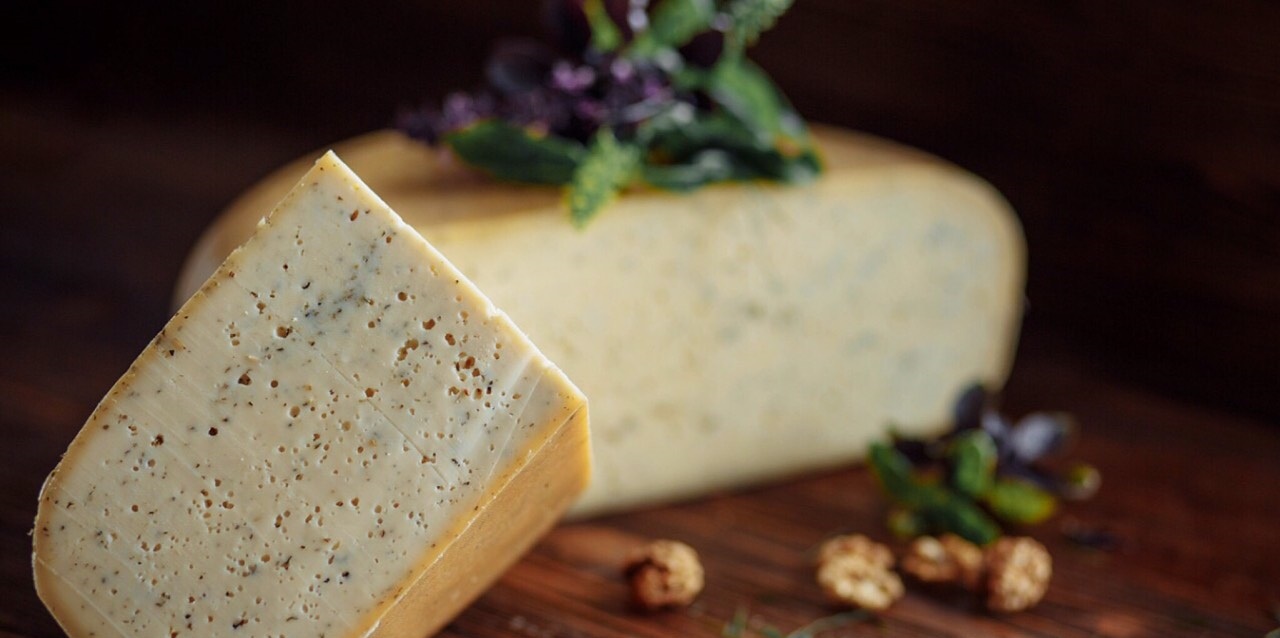 Сыр с Прованскими травами фас. т/у ТМ Европейская сыроварня